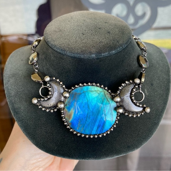 Natural blue iridescent flash labradorite gemstone triple moon goddess necklace - Picture 11 of 13